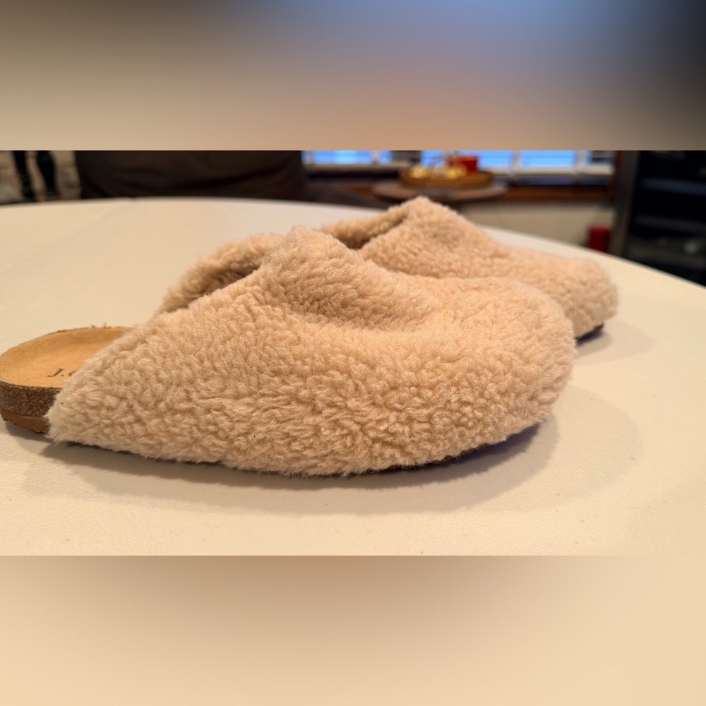 J.Crew | Sherpa Clog Slippers. Size: 8 - Picture 5 of 14